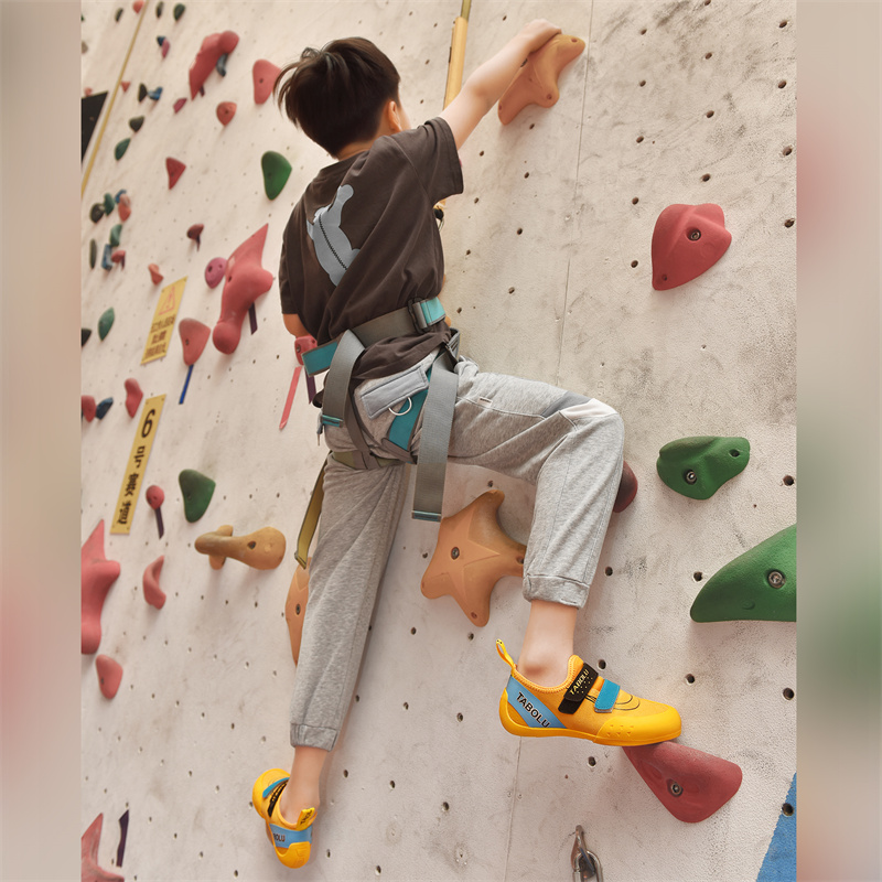 Rock-Climbing Shoes Boys Girls - огляд і ціна Kids Outdoor Climbing Structure